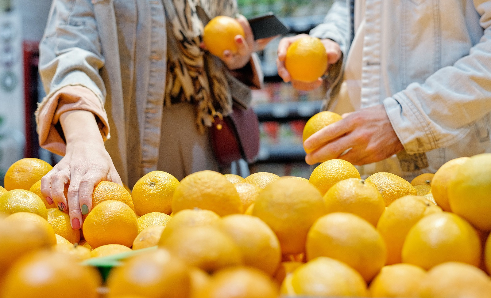 pexels-jack-sparrow-4199170_ShoppingOranges-CROP_1600px